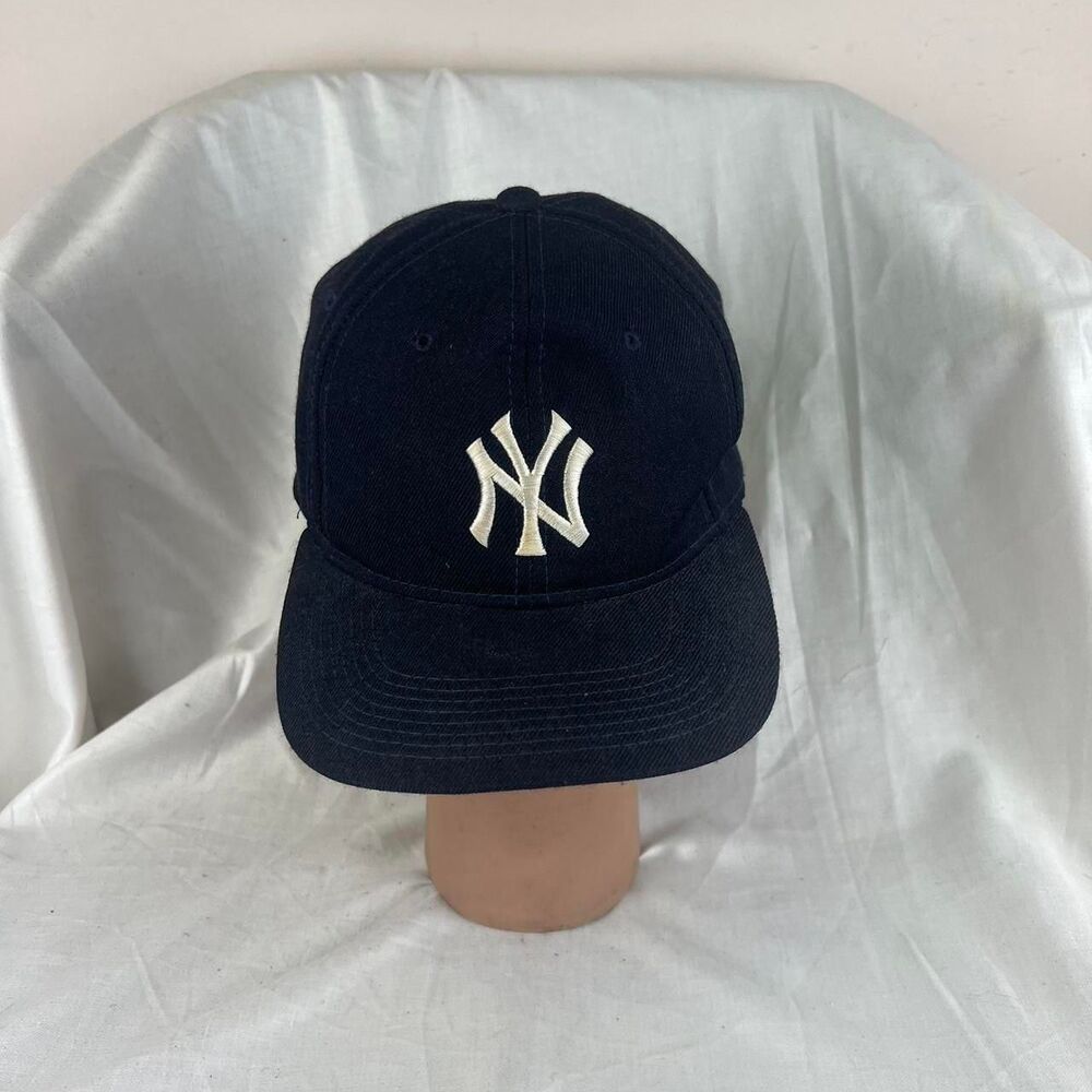 Vintage 90s New York Yankees Baseball Cap With White NY Logo